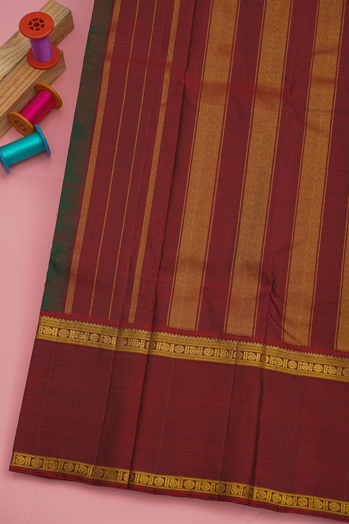 Kancheepuram Silk Bottle Green Zari Checks Saree With Ganga Jamuna Kuttu Border