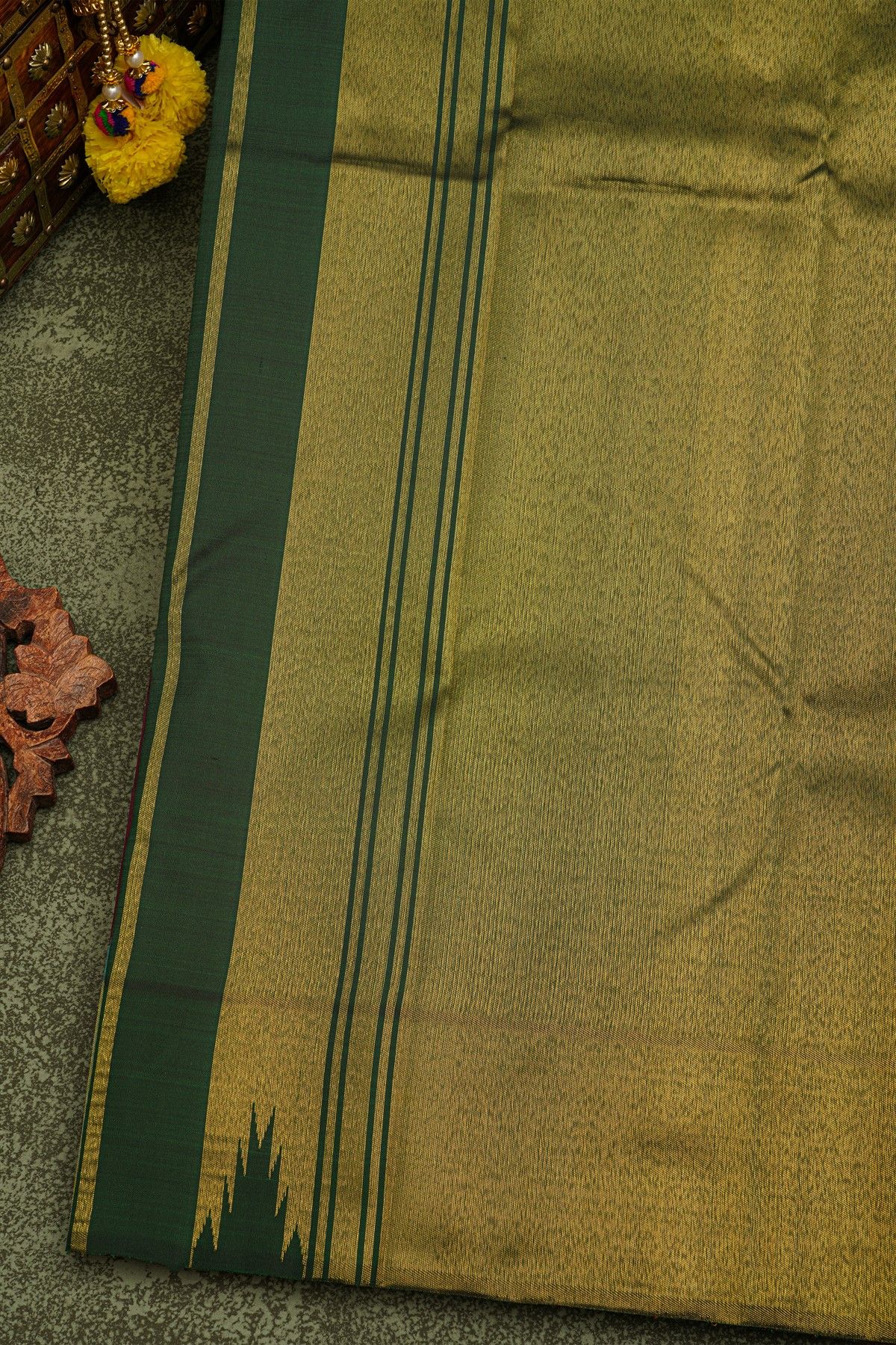 Kancheepuram Silk Wine Saree With Contrast Multicolour Temple Border And Kaddi Pallu