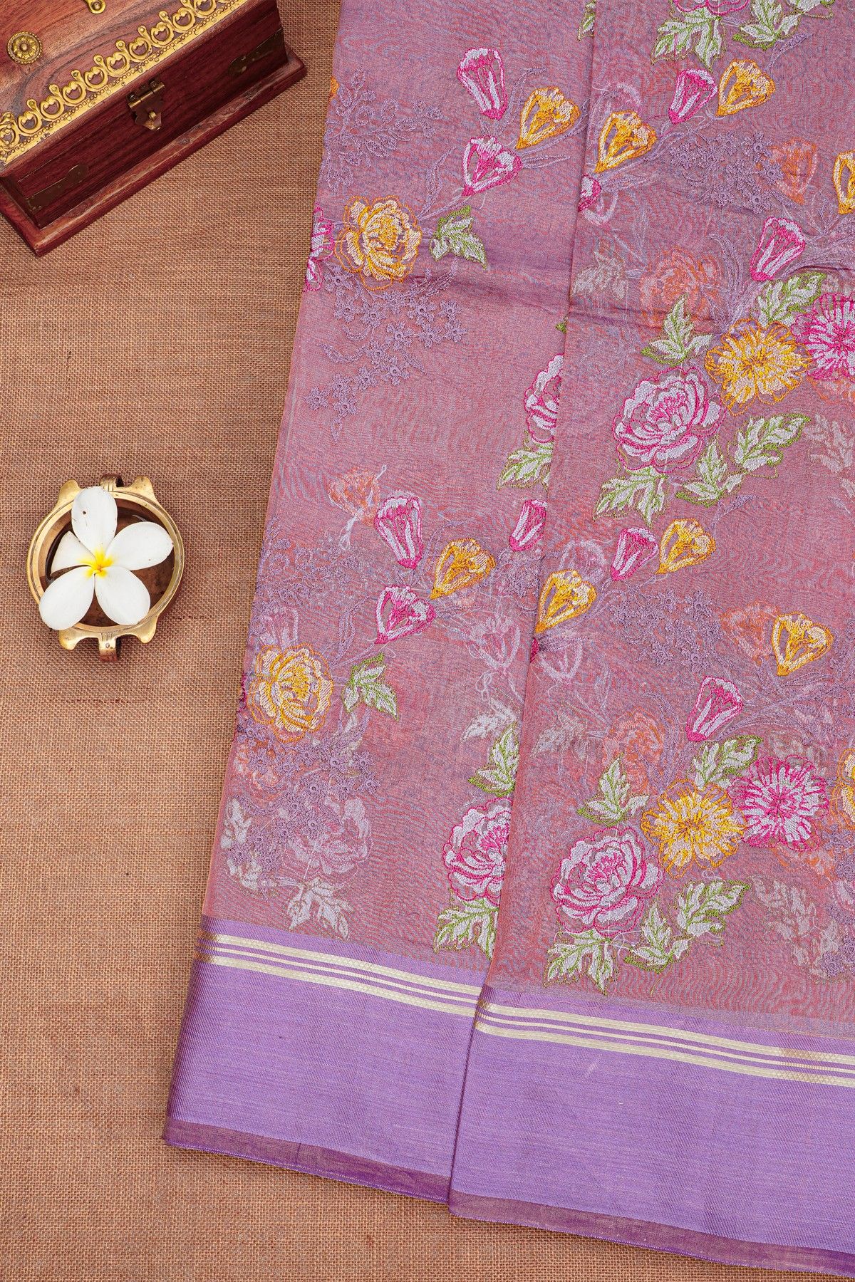 Fancy Kora Dual Colour Saree With Florals And Leaves In Thread Work Body And Contrast Cross Lines Border And Zari Lines Pallu