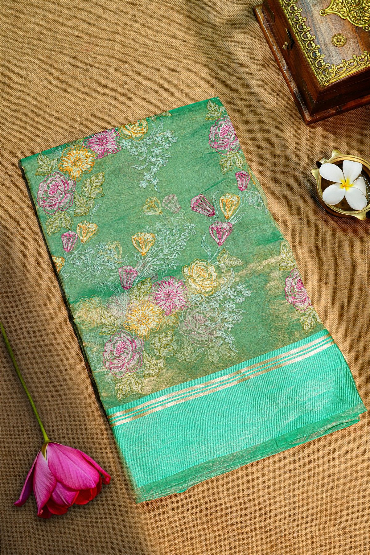 Fancy Kora Dual Colour Saree With Florals And Leaves In Thread Work Body And Contrast Cross Lines Border