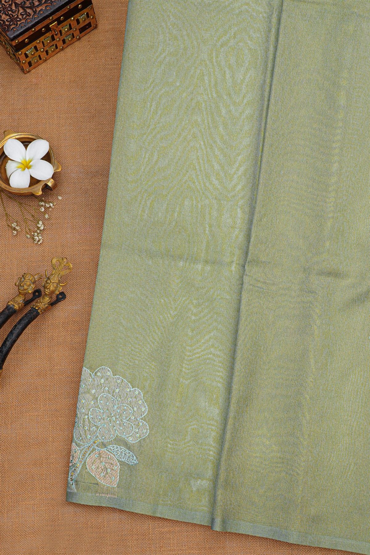 Fancy Tussar Dual Colour Saree With Florals And Leaves In Thread Work Body And Floral Brocade Pallu