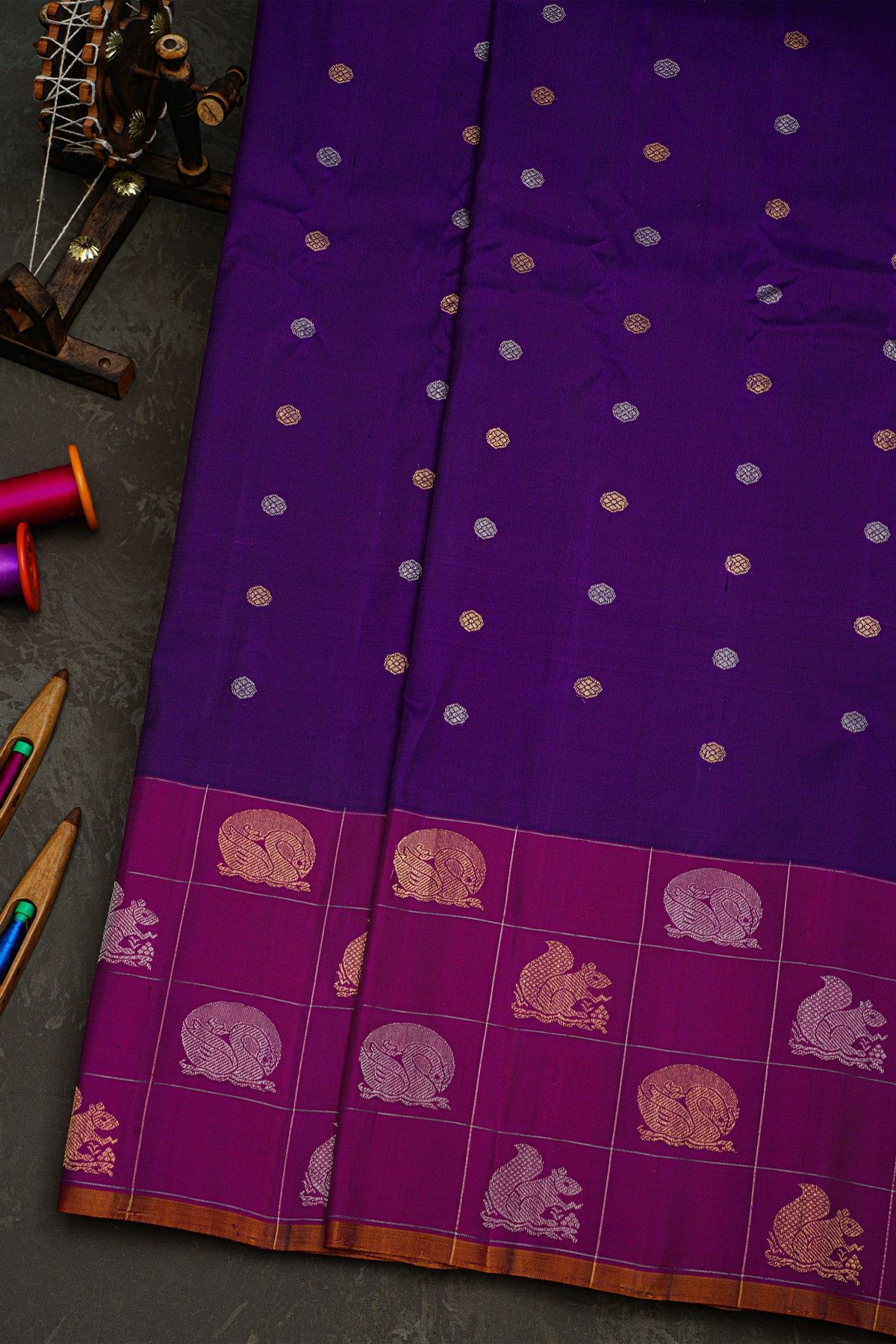 Gadwal Silk Navy Blue Saree With Florals And Leaves In Zari Body