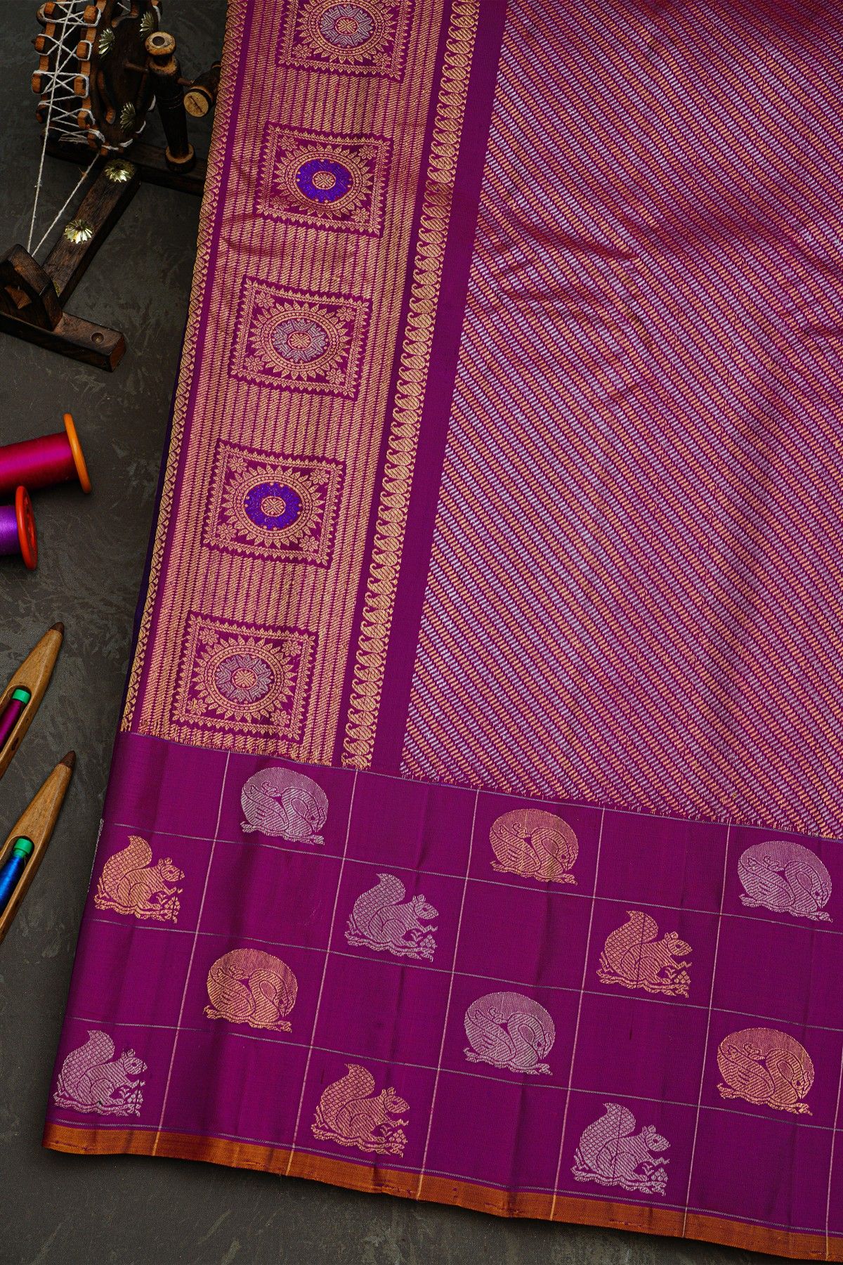 Gadwal Silk Navy Blue Saree With Florals And Leaves In Zari Body