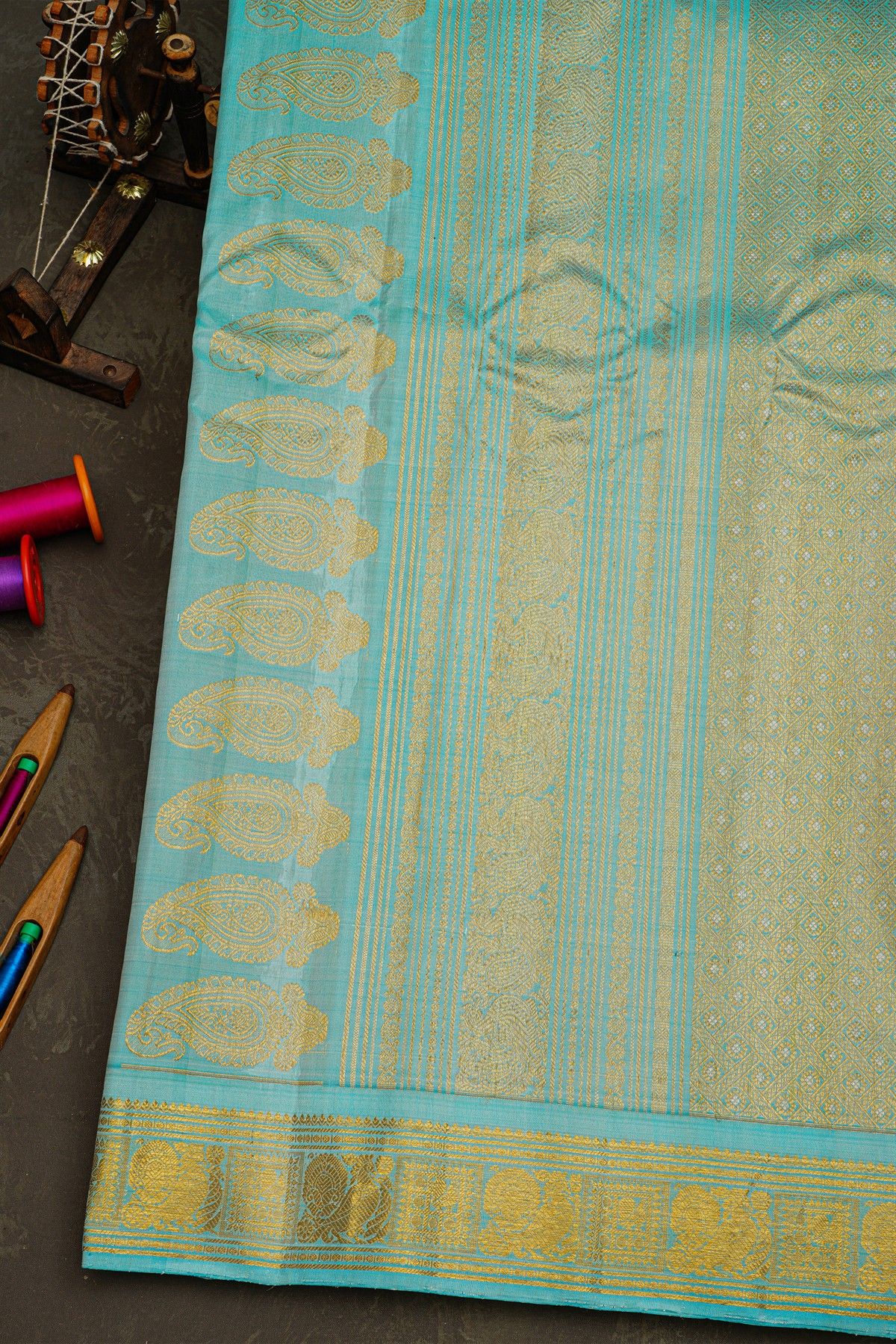 Gadwal Silk Grey Saree With Florals And Leaves In Checks Body