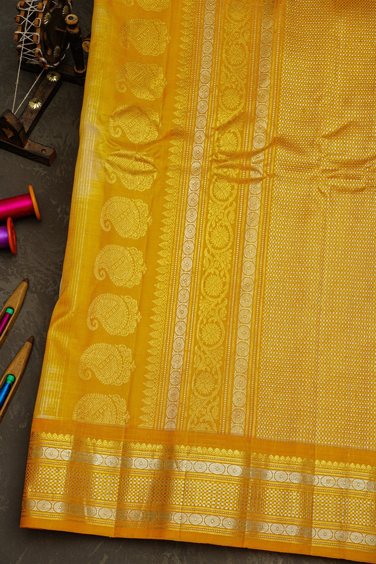 Gadwal Silk Cream Saree With Floral Buttis In Zari Body