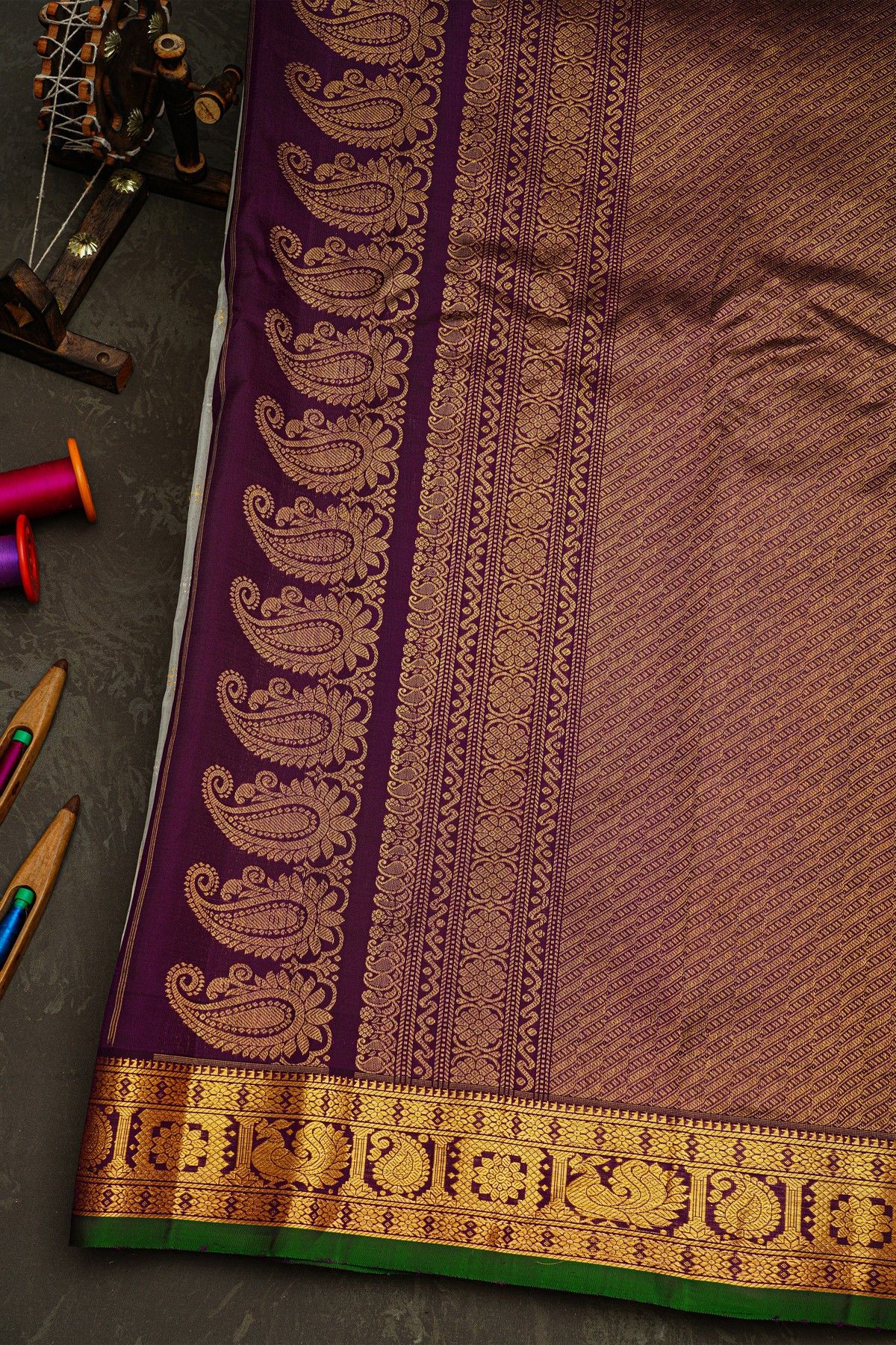 Gadwal Silk Light Grey Saree With Florals And Leaves In Zari Body