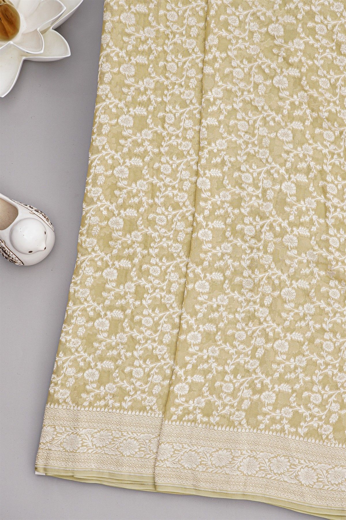 Banarasi Kaddi Georgette Light Yellow Saree With Florals And Leaves Jaal Body