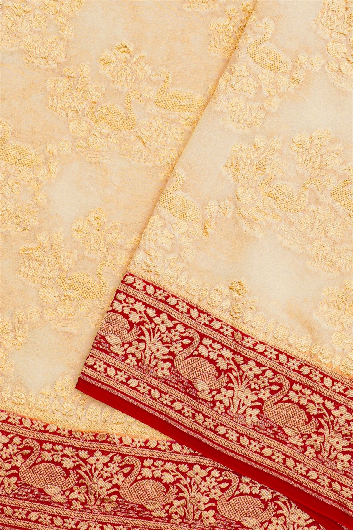 Banarasi Georgette Off White Saree With Florals, Leaves And Swans Body