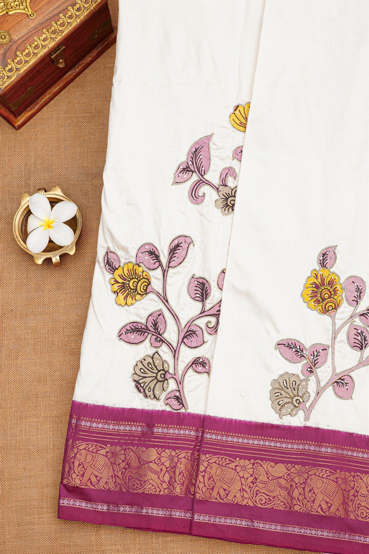 Fusion Silk Off White Saree With Elephants And Horses Border