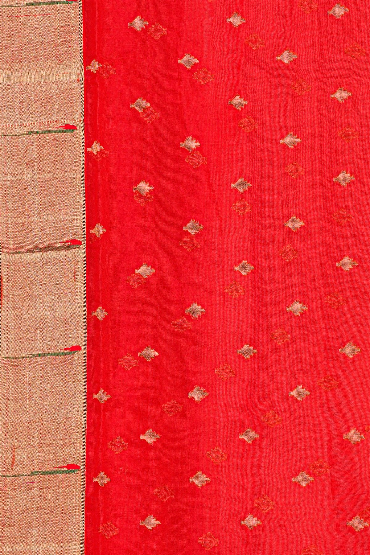 Fusion Silk Off White Jamdani Weaving Saree With Muniya Buttis In Zari Border