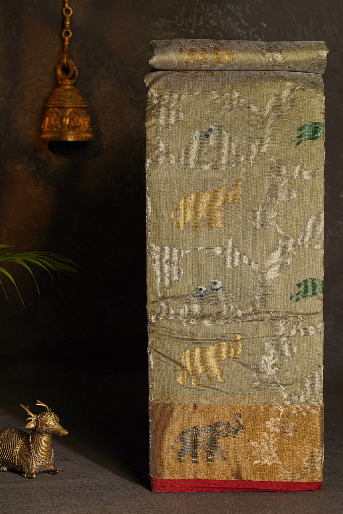 Chanderi Silk Off White Saree WIth All Over Jaal Florals And Animals