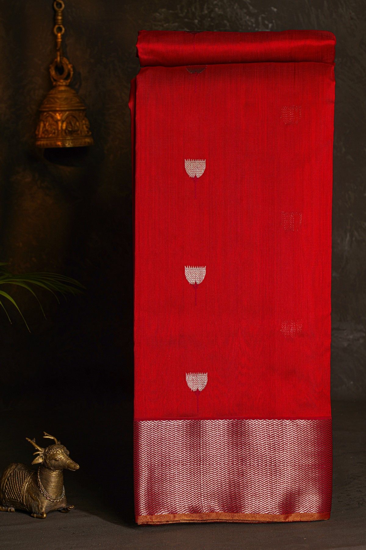 Chanderi Silk Red Saree With Meenakari Zari Buttis