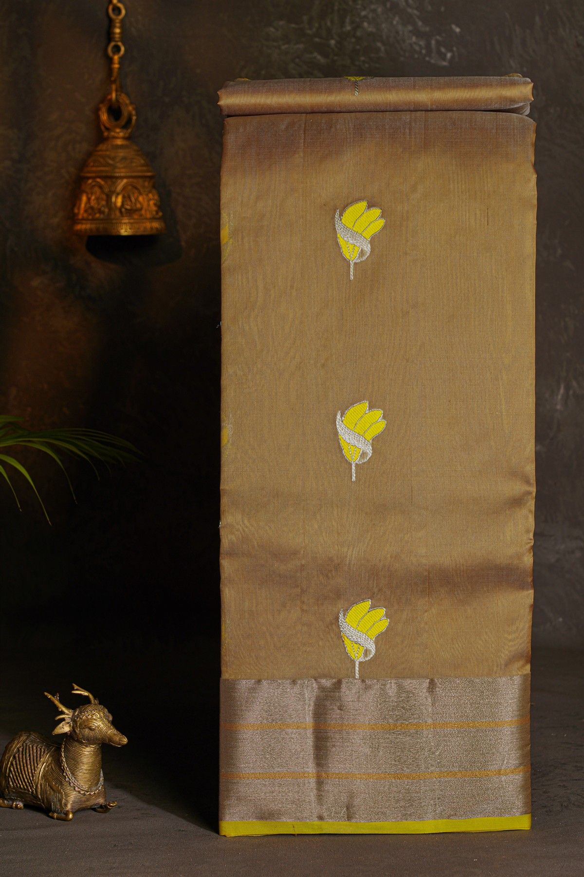 Chanderi Silk Beige Saree With Meenakari Zari Buttis And Kaddi Border