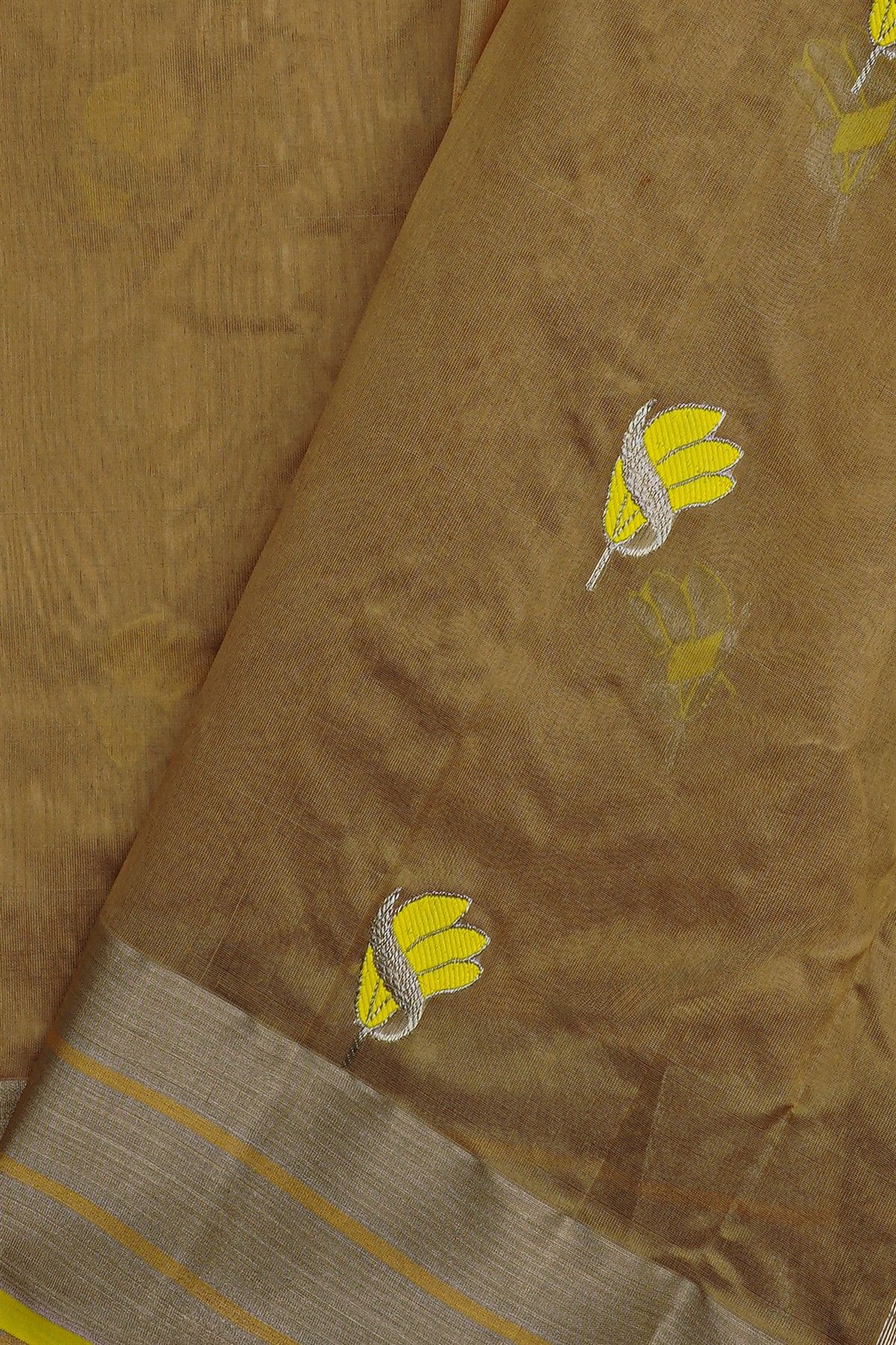 Chanderi Silk Beige Saree With Meenakari Zari Buttis And Kaddi Border