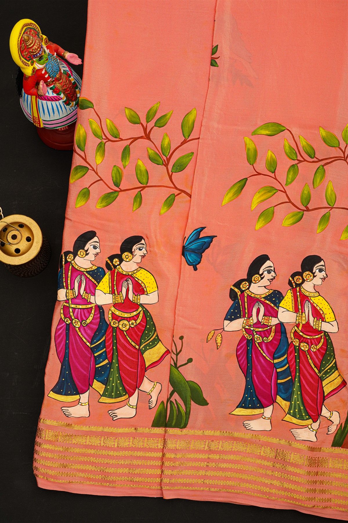 Fusion Mysore Crepe Pink Saree With Hand Print Women Motifs Body