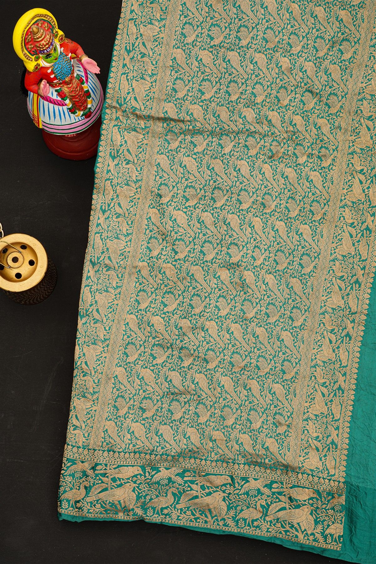 Bandhani Silk Sea Green Saree With Swans In Bandhani Body