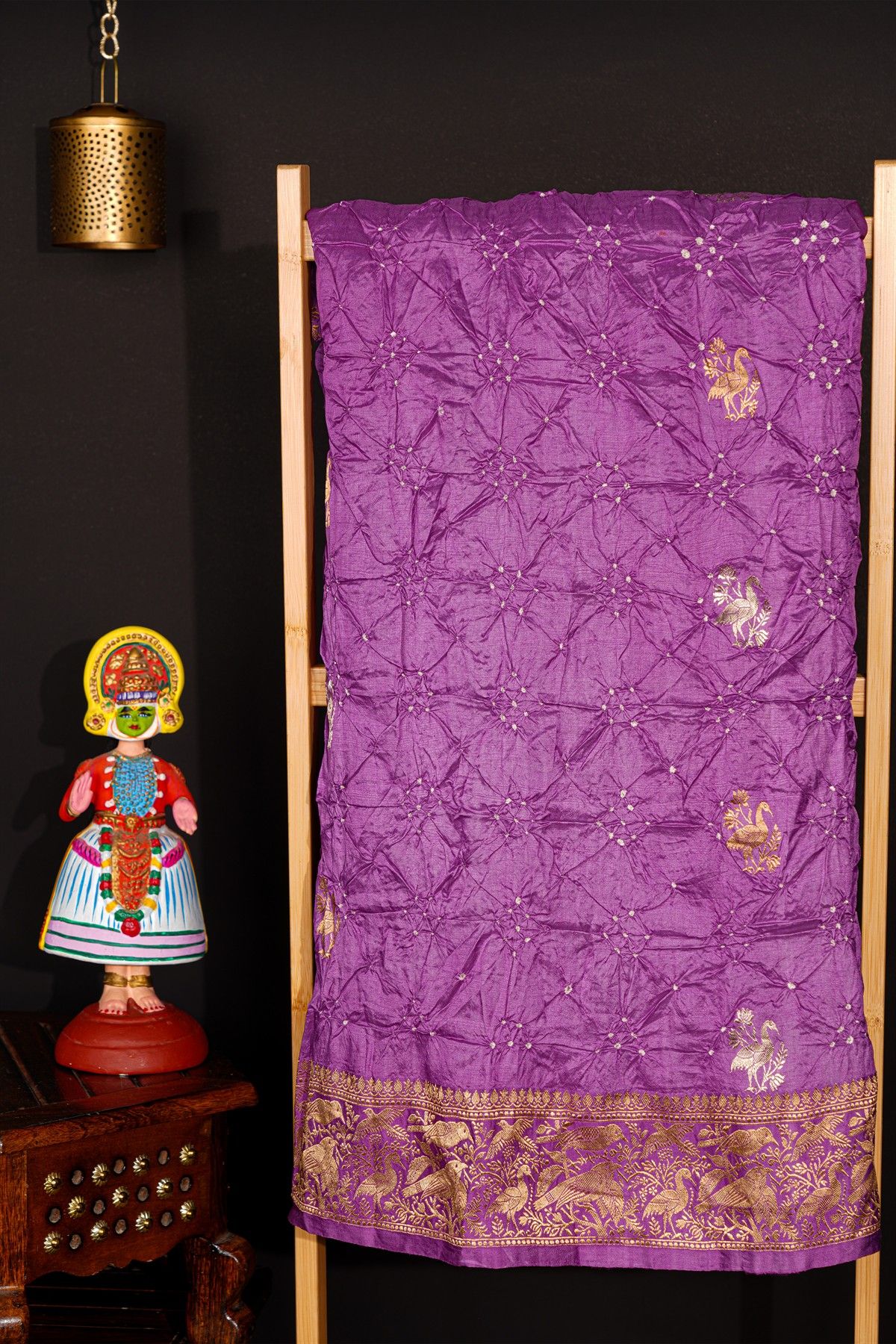 Bandhani Silk Lavender Saree With Swans In Bandhani Body