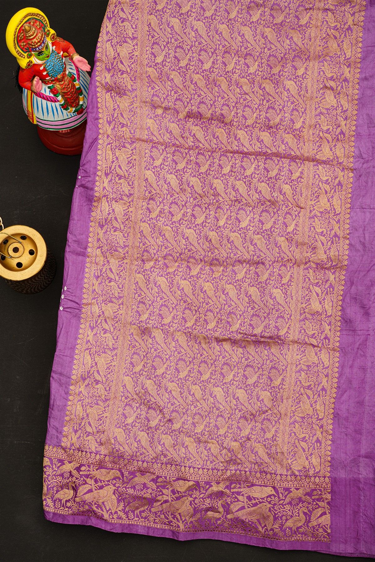 Bandhani Silk Lavender Saree With Swans In Bandhani Body
