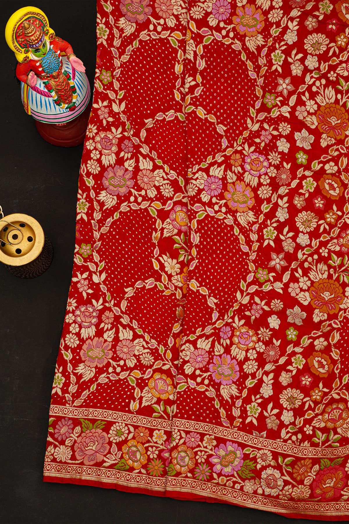 Pure Bandhani Kaddi Georgette Red Saree WIth All Over Florals In Jaal