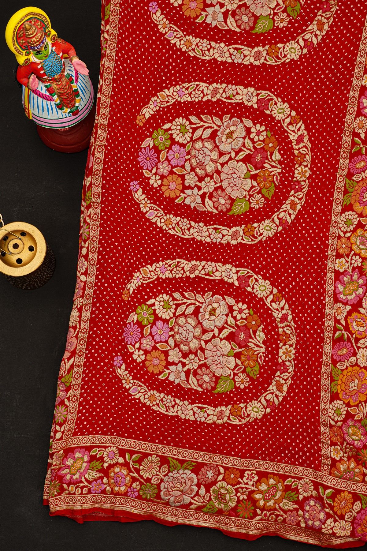 Pure Bandhani Kaddi Georgette Red Saree WIth All Over Florals In Jaal