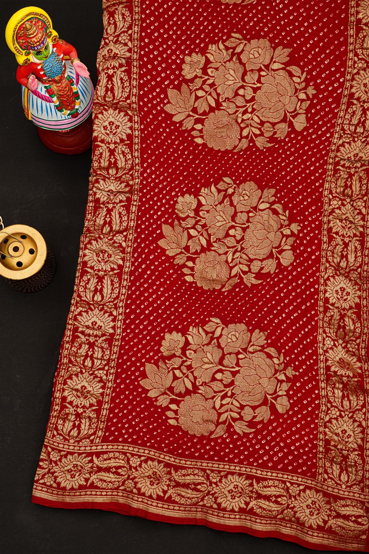 Bandhani Silk Red Saree With Florals And Leaves In Bandhani Body