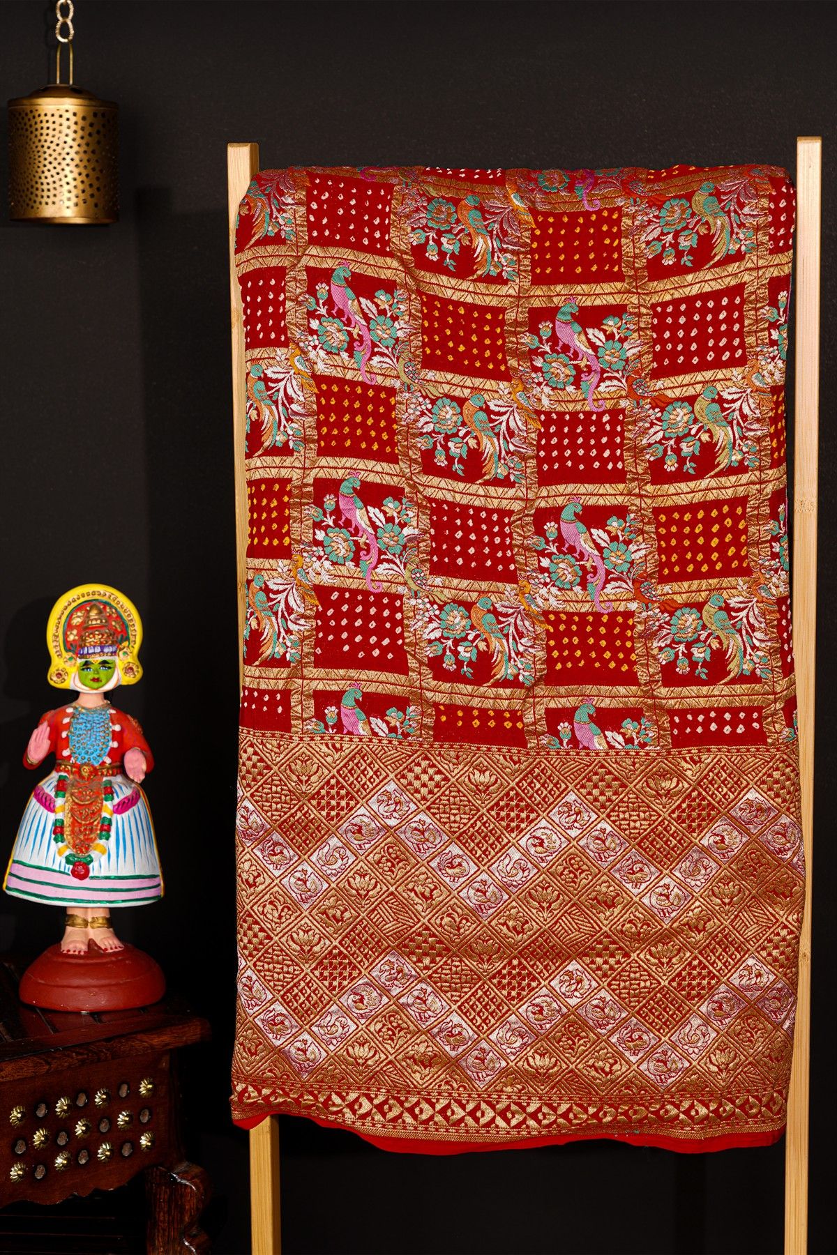 Pure Bandhani Kaddi Georgette Red Saree WIth All Over Floral Jaal