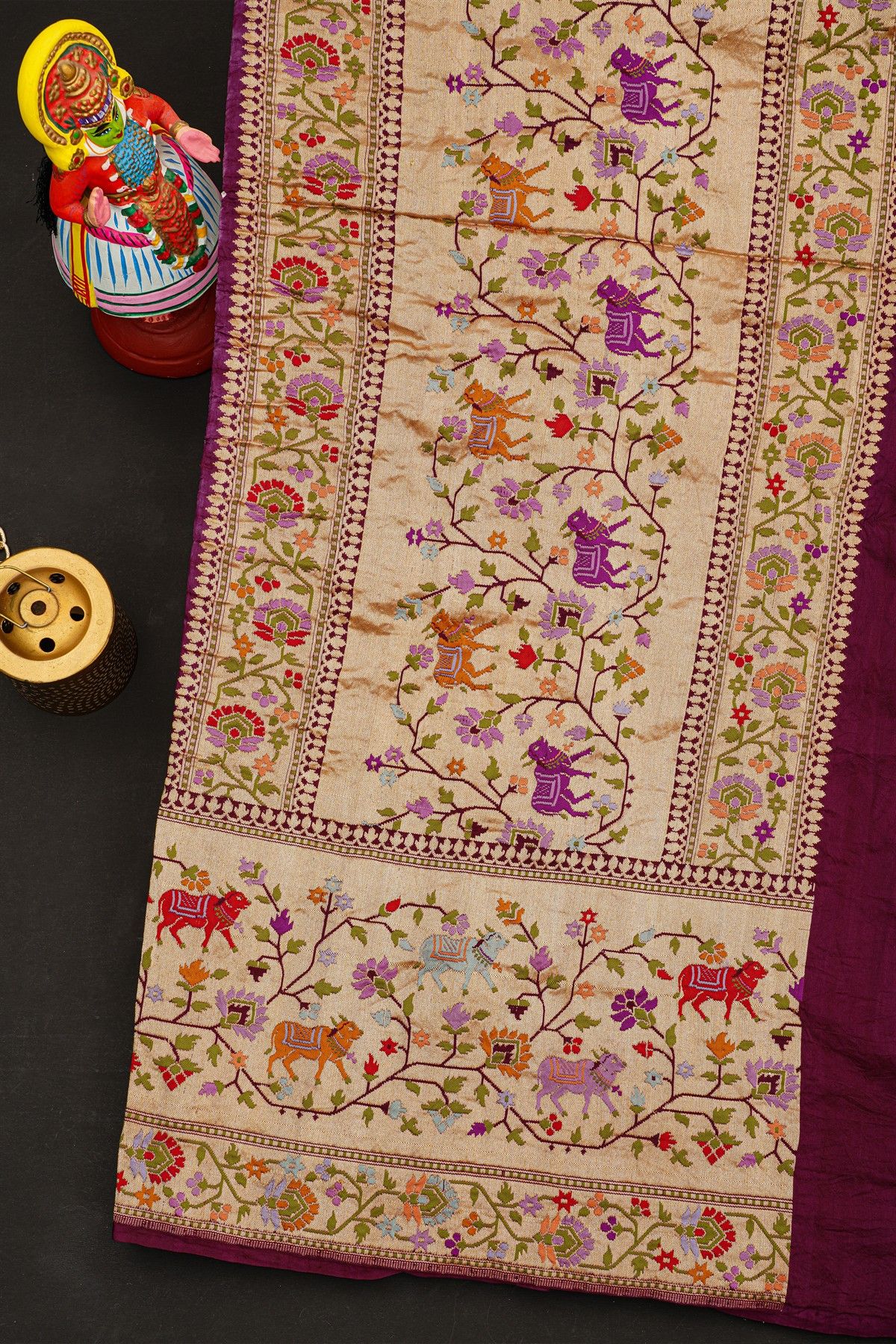 Bandhani Silk Lavender Saree With Florals And Leaves Jaal With Cows Border