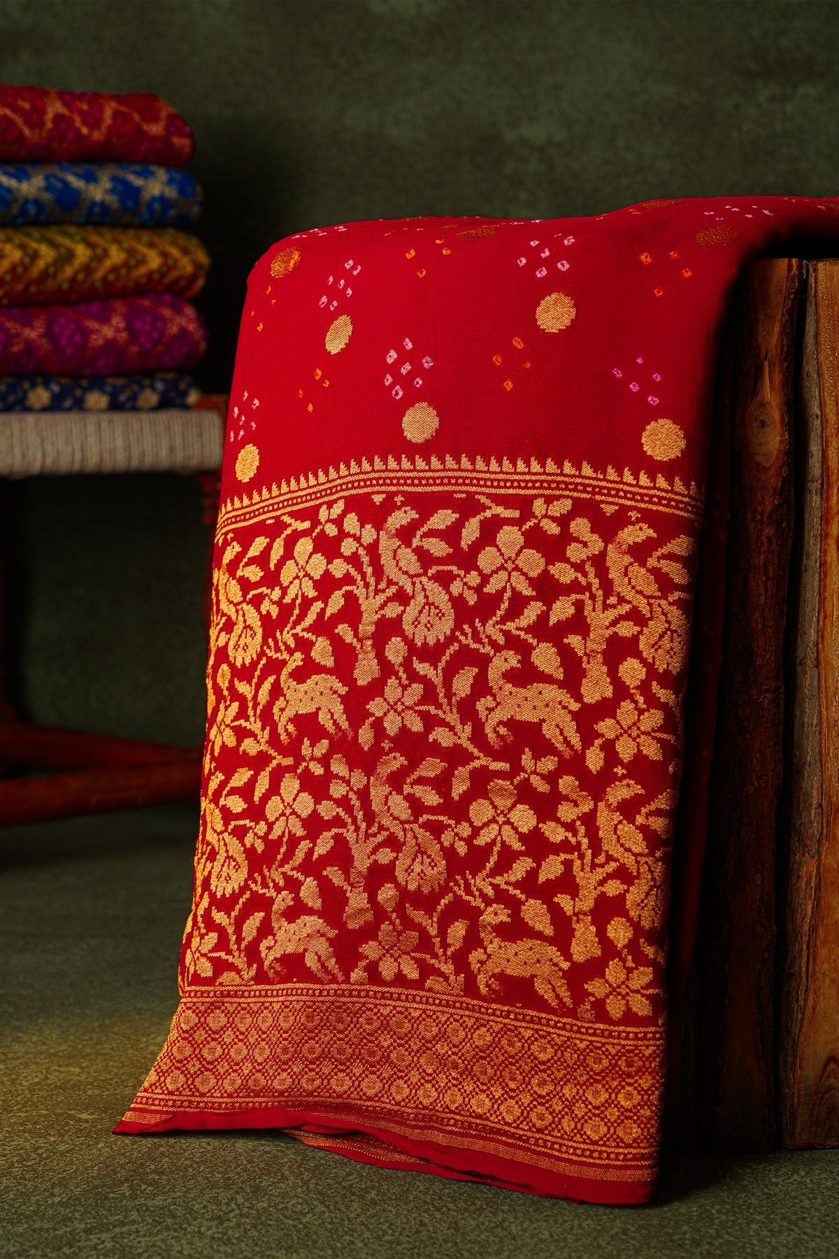 Bandhani Kaddi Georgette Red Saree With Bandhani With Florals