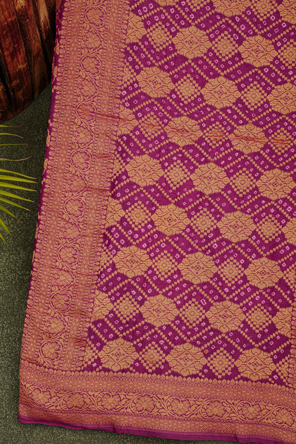 Bandhani Kaddi Georgette Dual Colour Saree With Bandhani Dots And Florals Body