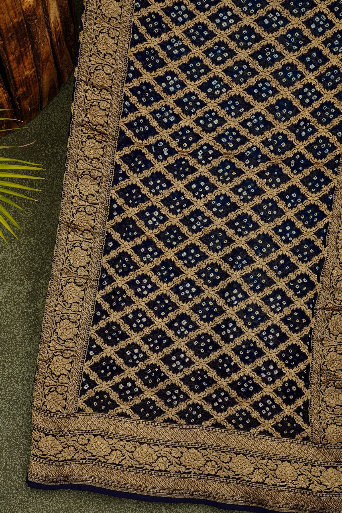 Bandhani Kaddi Georgette Dual Colour Saree With Bandhani Dots And Florals Body