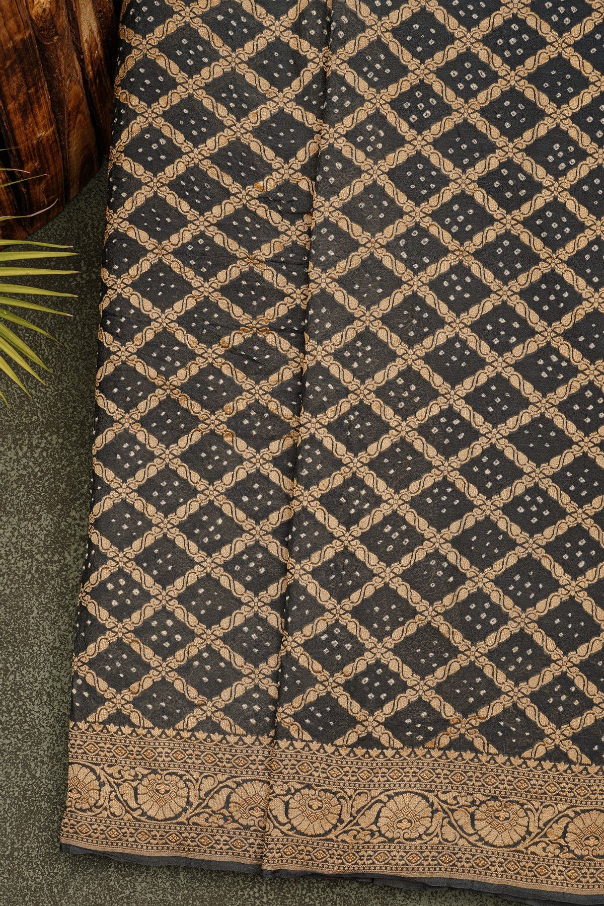 Bandhani Kaddi Georgette Grey Saree With Bandhani Dots And Florals Body