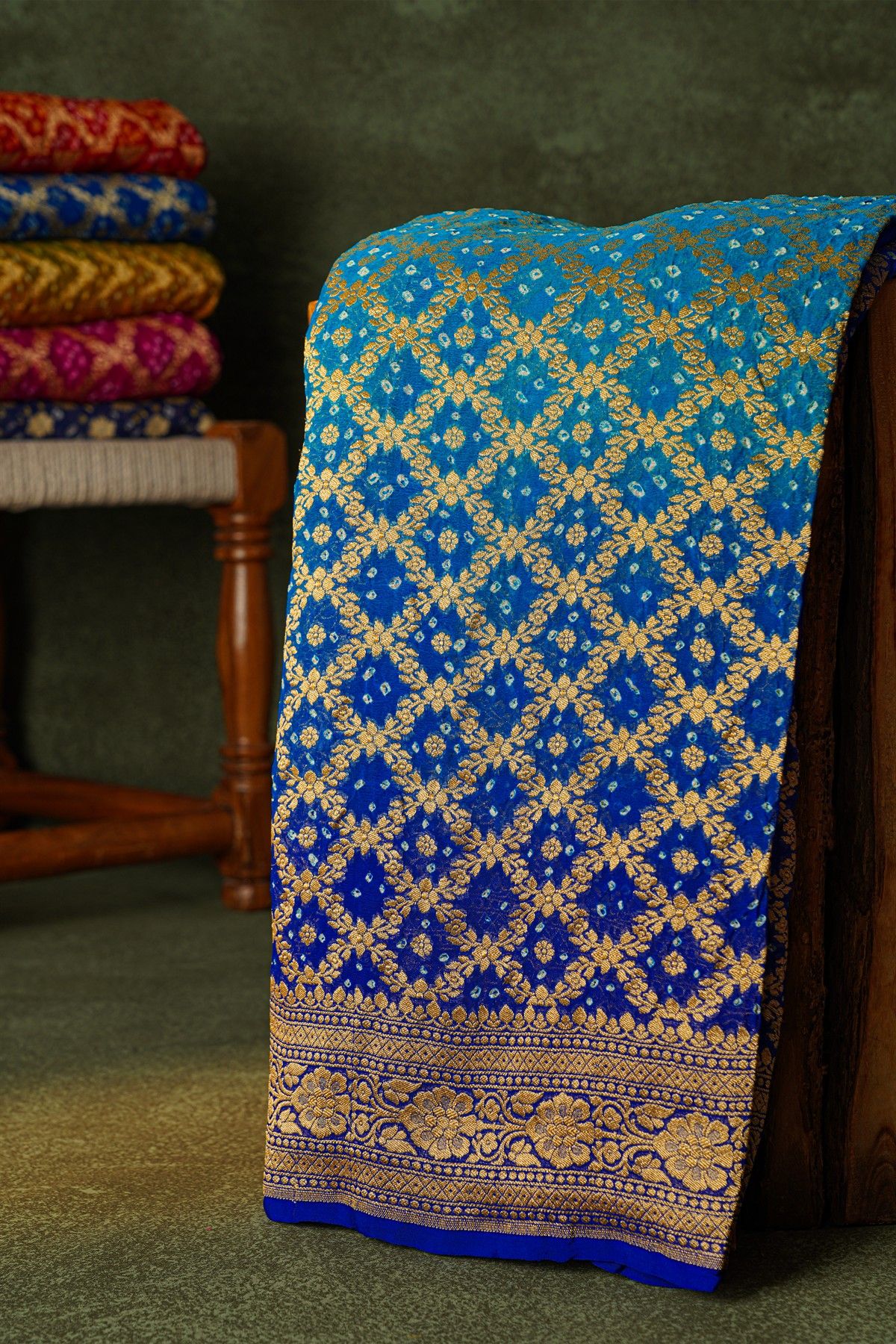 Bandhani Kaddi Georgette Dual Colour Saree With Bandhani Dots And Florals Body