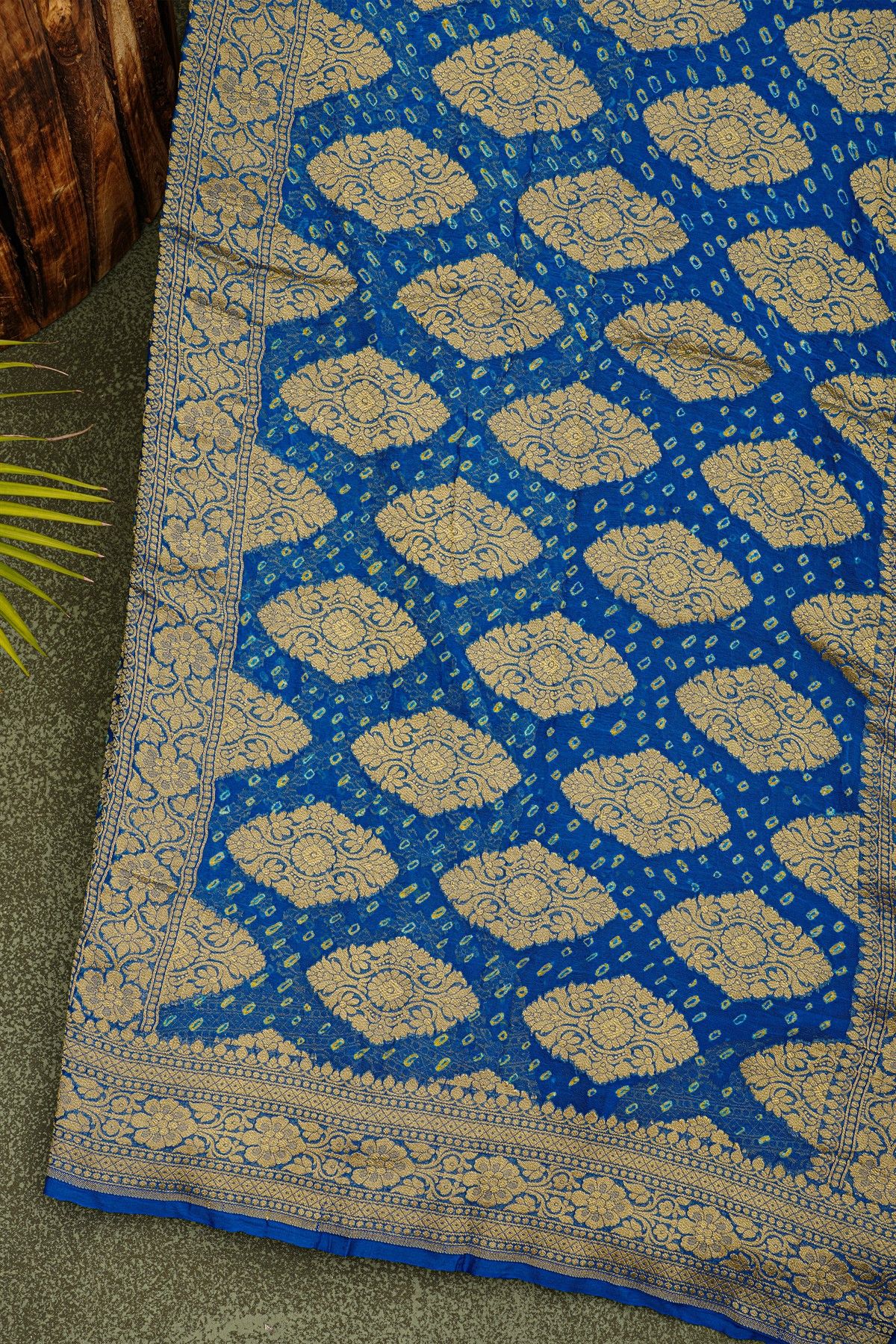 Bandhani Kaddi Georgette Dual Colour Saree With Bandhani Dots And Florals Body