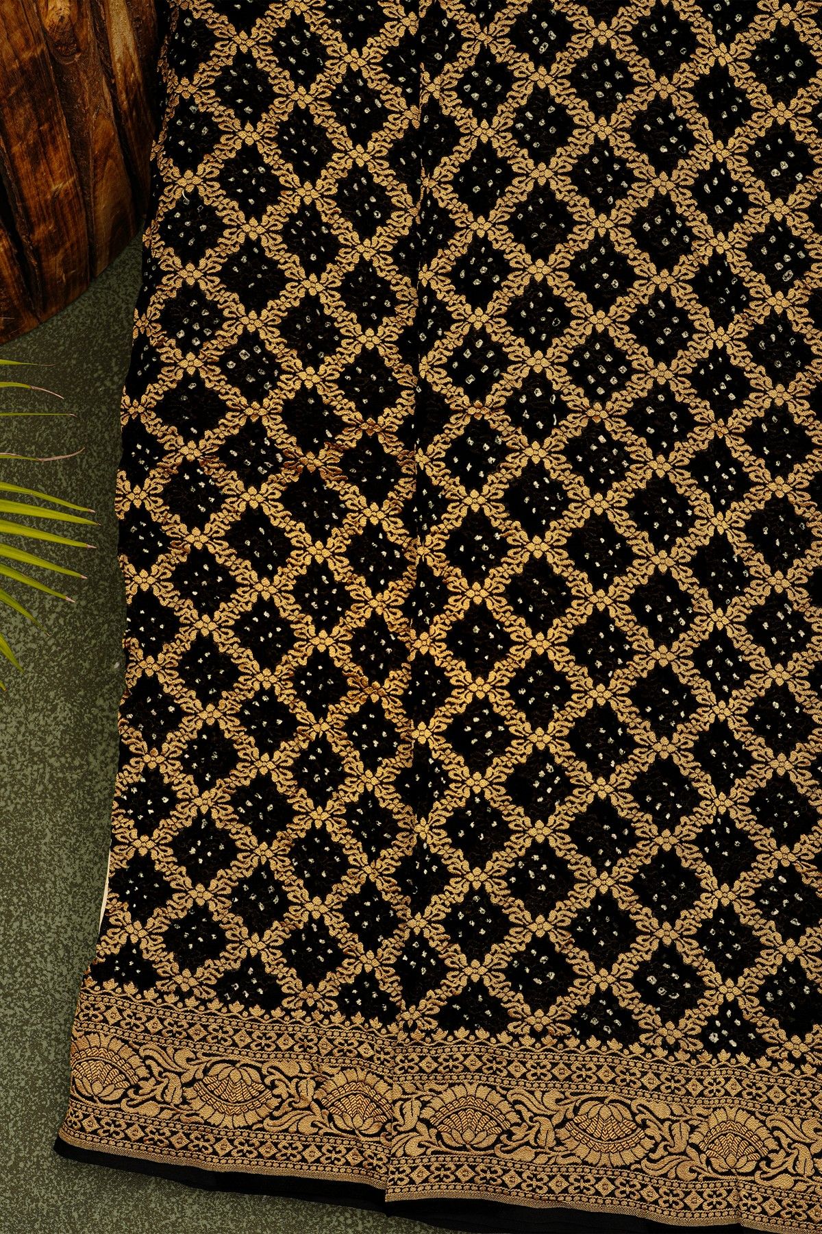 Bandhani Kaddi Georgette Black Saree With Bandhani Dots And Florals Body