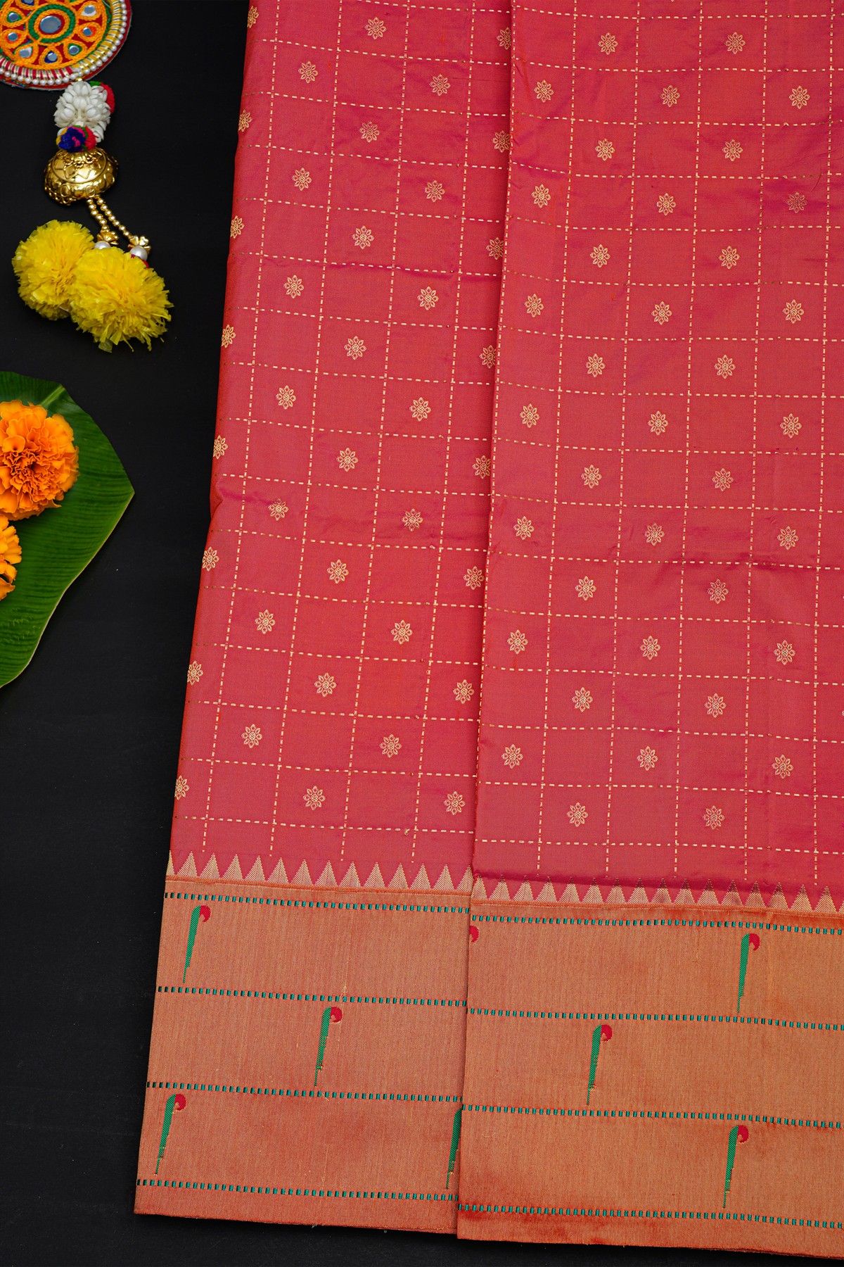 Narayanpet Silk Onion Pink Saree With Muniya Buttis Border