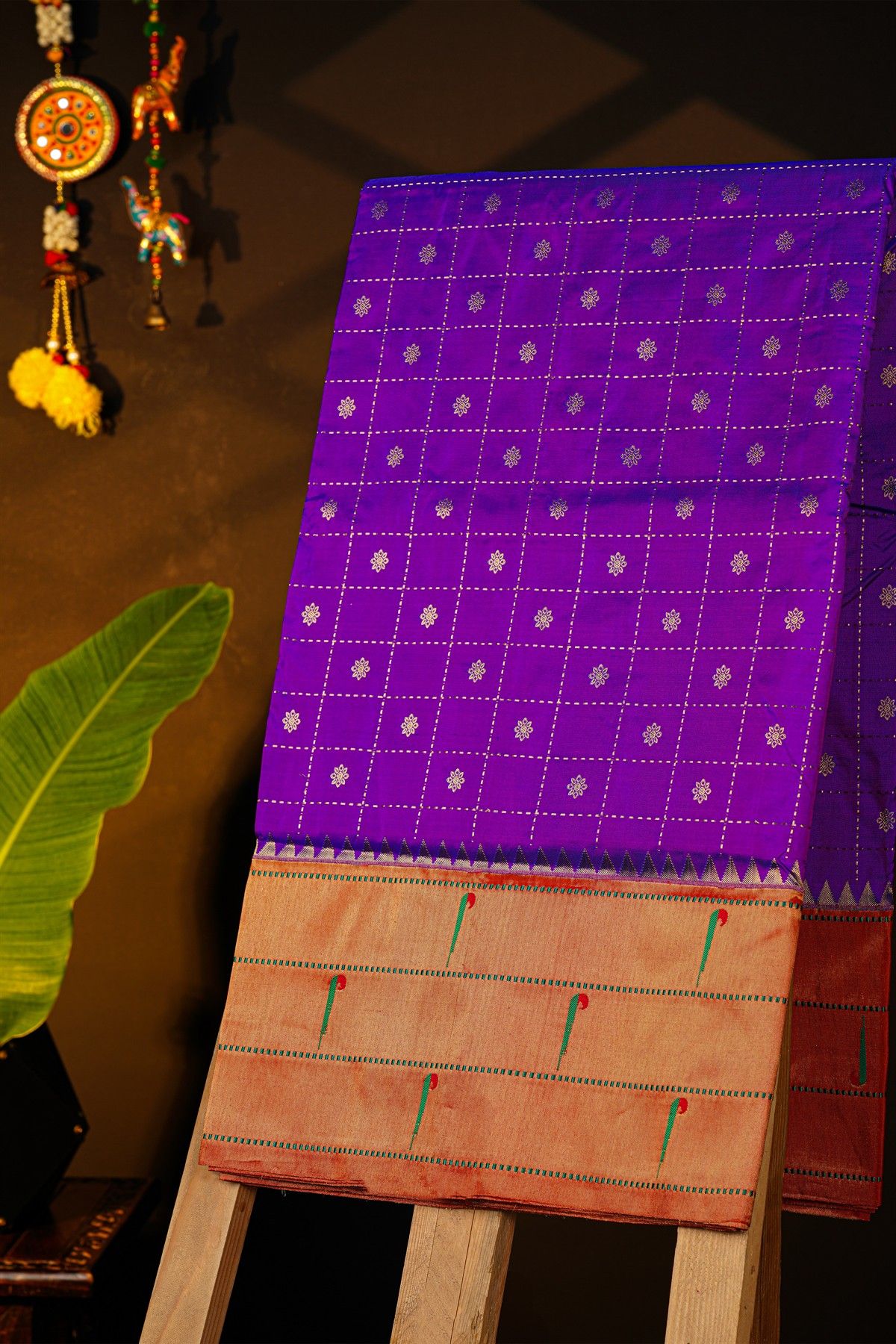 Narayanpet Silk Dark Purple Saree With Muniya Buttis Border