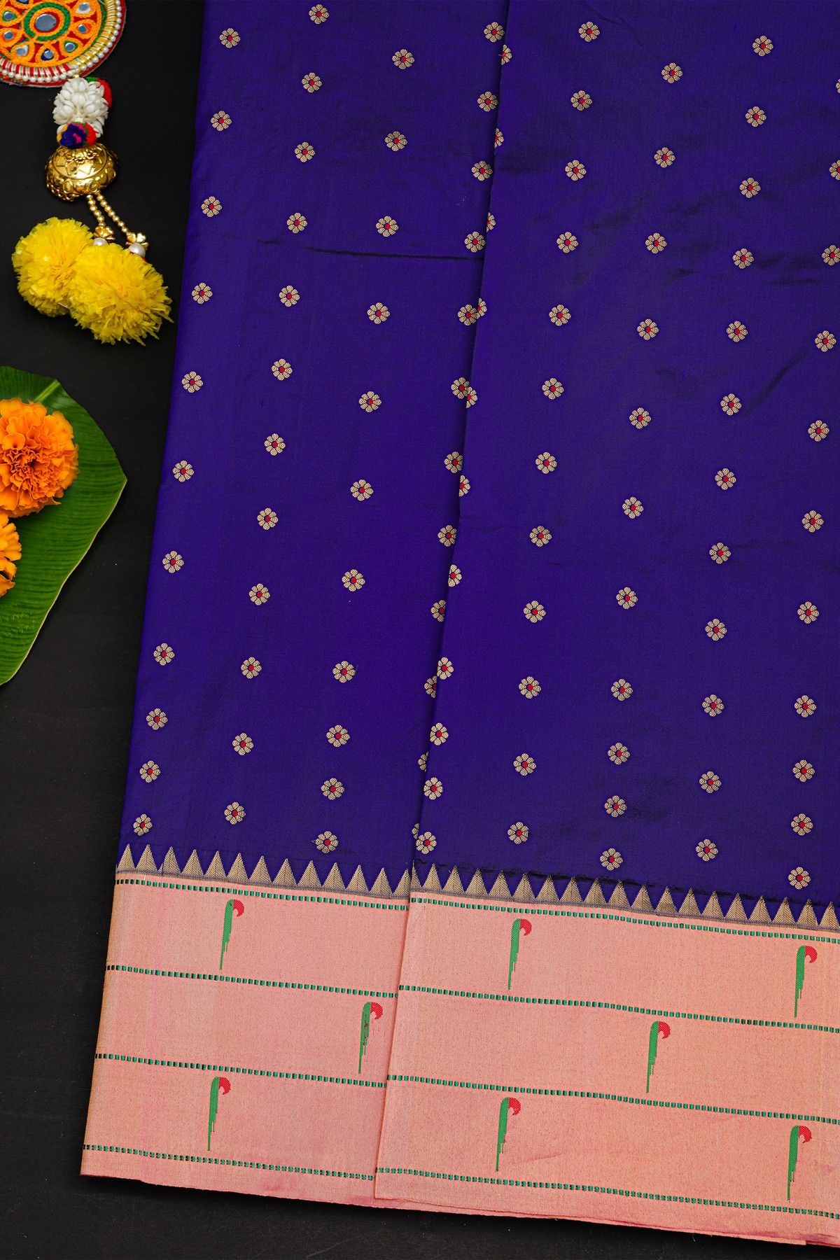 Narayanpet Silk Navy Blue Saree With Muniya Buttis Border