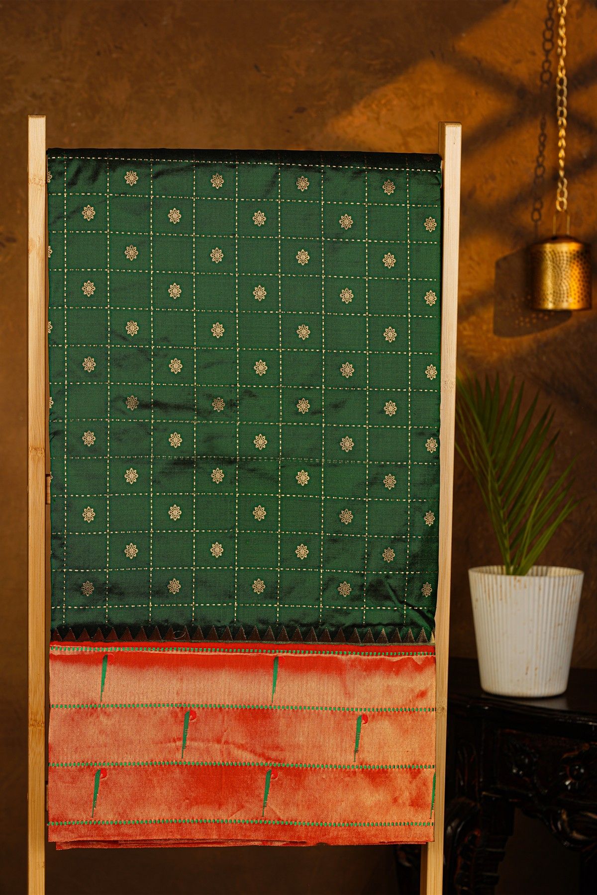 Narayanpet Silk Bottle Green Saree With Muniya Buttis Border