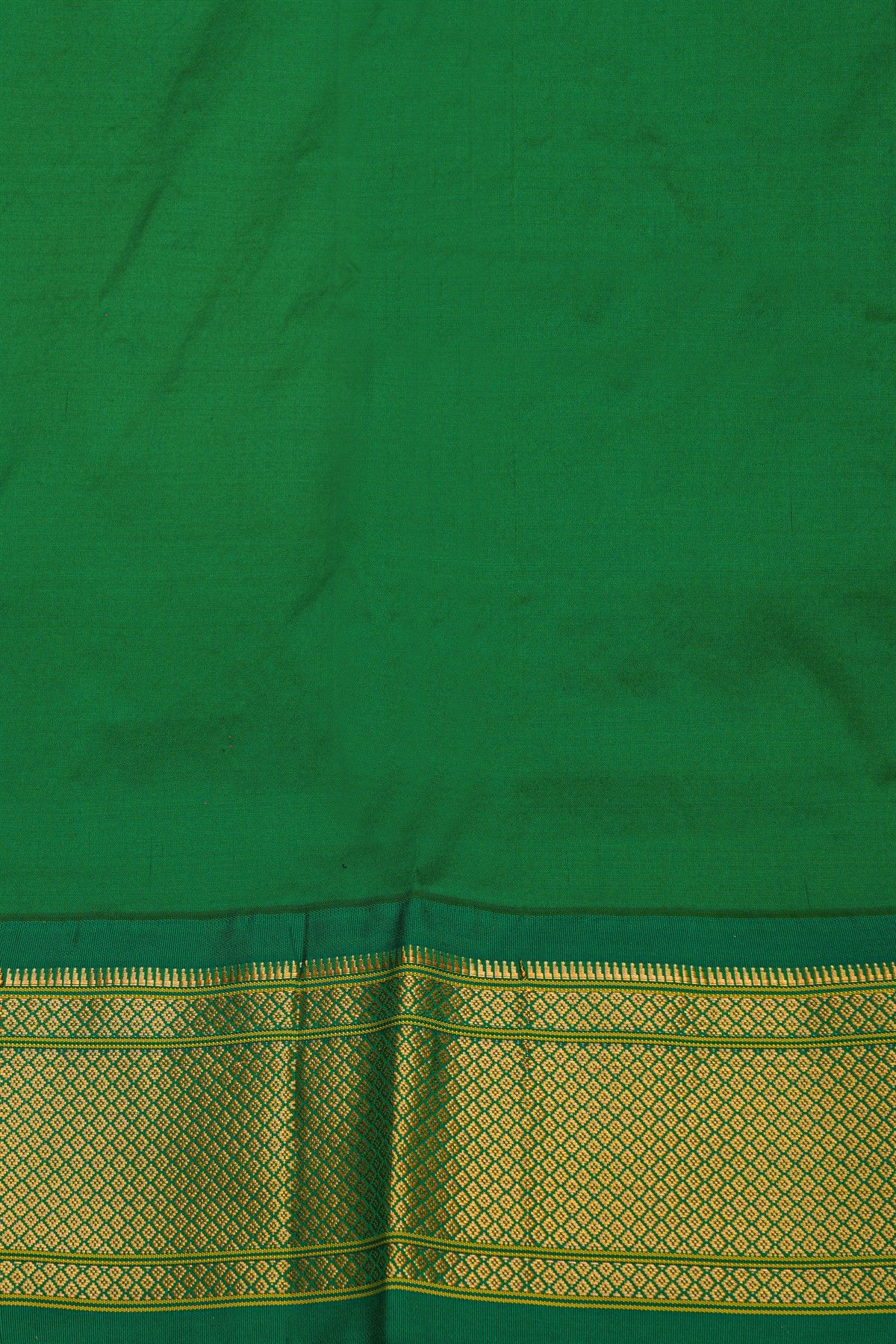 Narayanpet Silk Violet Saree With Peacock Buttis Body