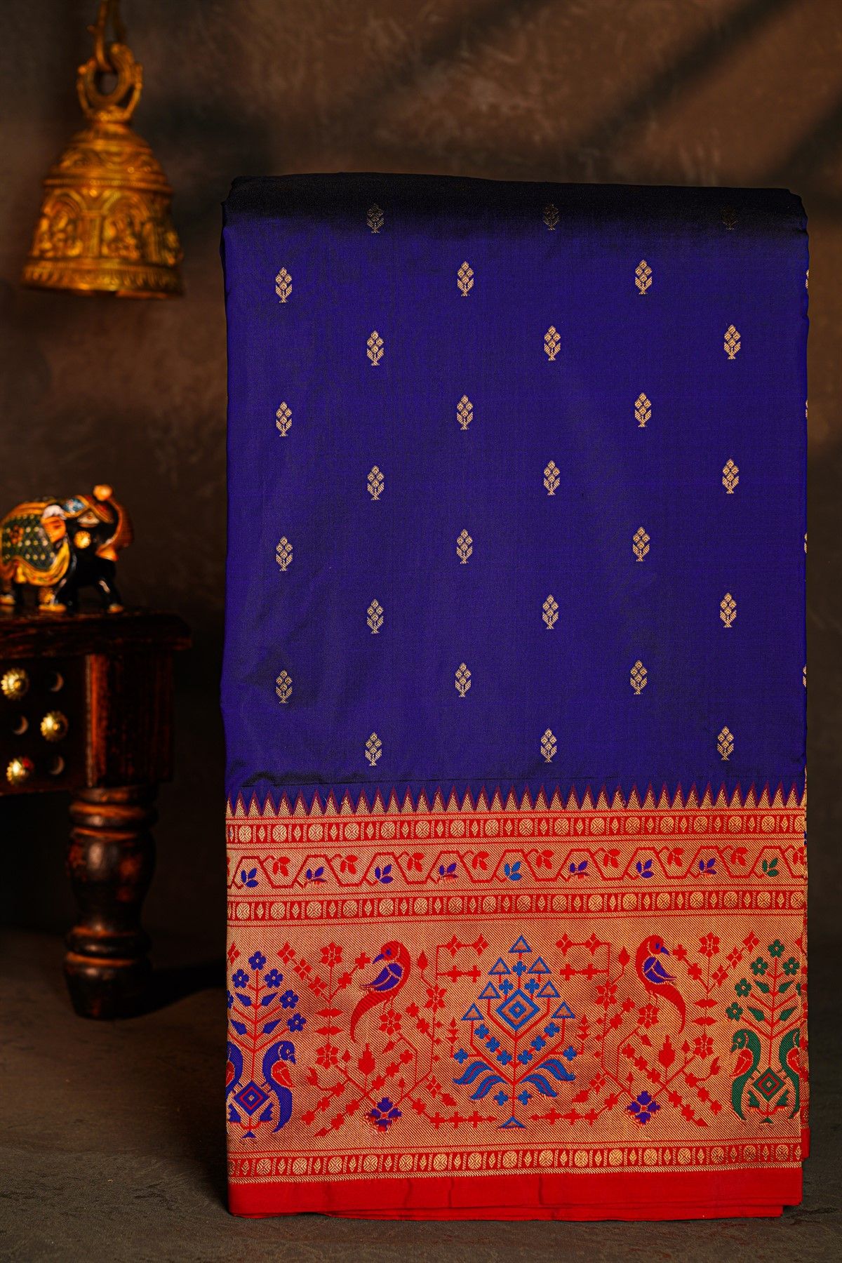 Narayanpet Silk Royal Blue Saree With Florals And Leaves Border