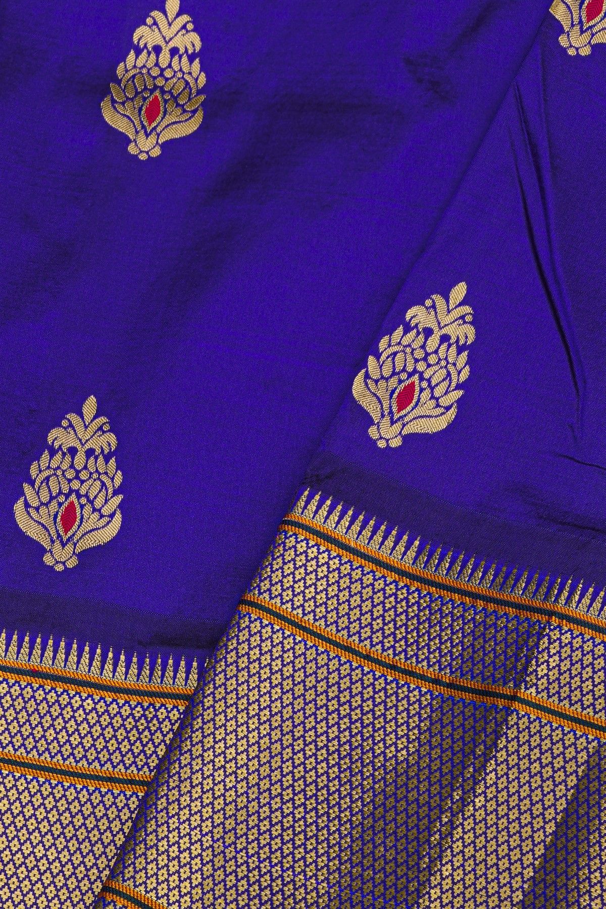 Narayanpet Silk Royal Blue Saree With Florals And Buttis Body