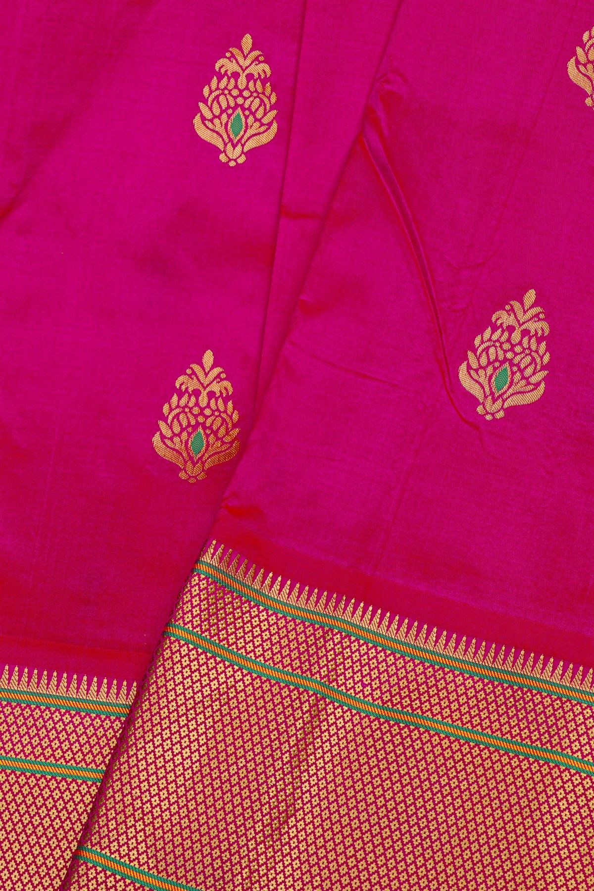 Narayanpet Silk Rani Pink Saree With Florals And Buttis Body