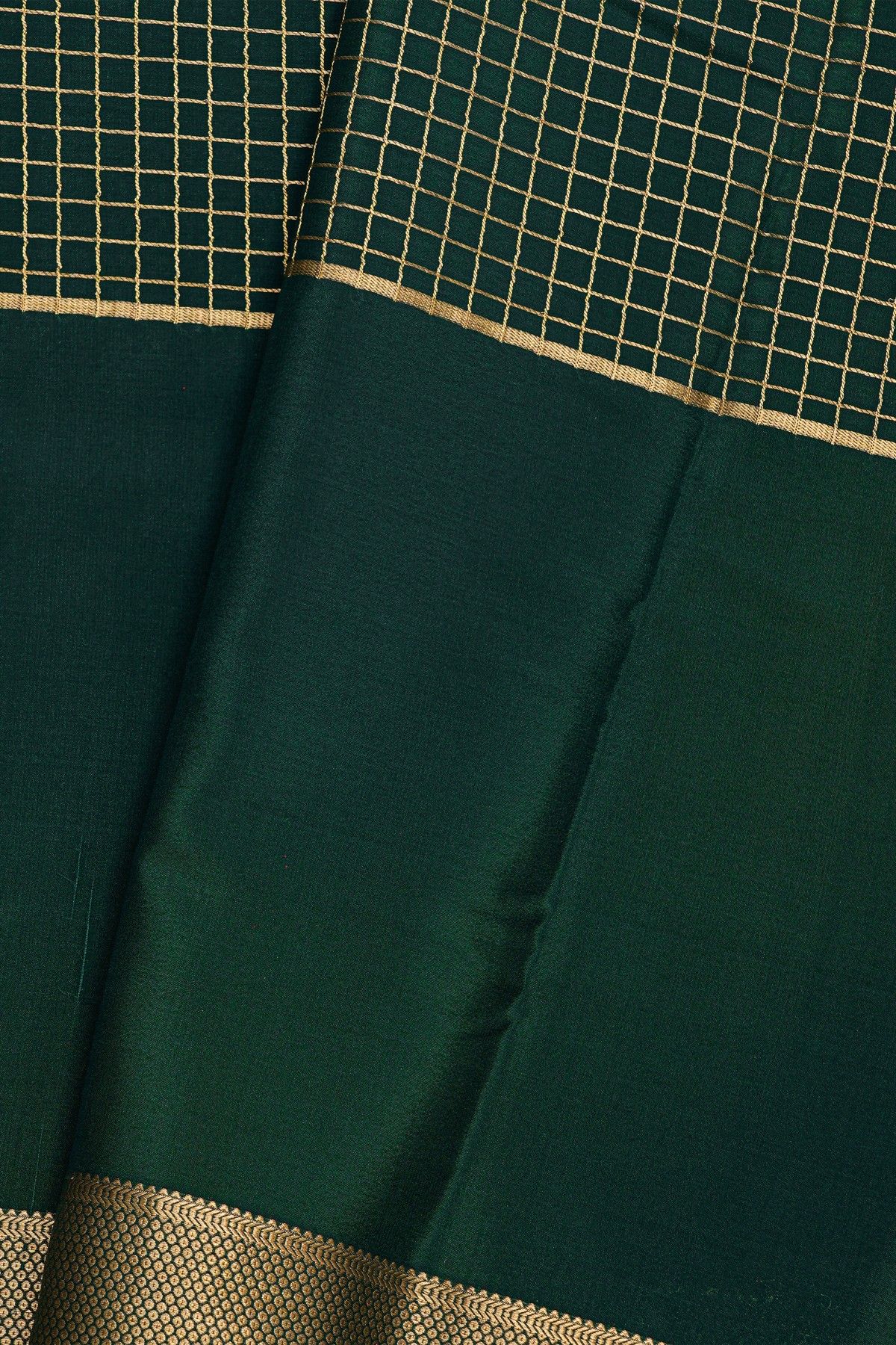 Mysore Crepe Bottle Green Saree With Diamonds In Zari Border