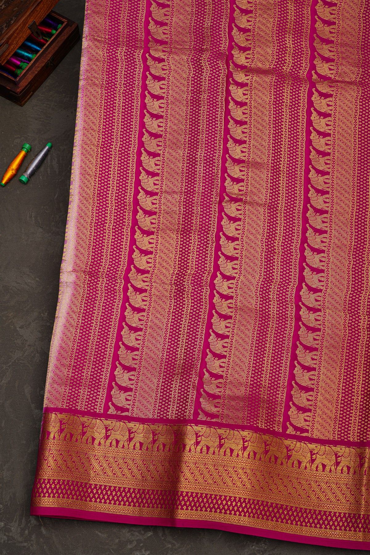 Mysore Crepe Dual Colour Saree With Elephants And Zig-Zag Lines Border