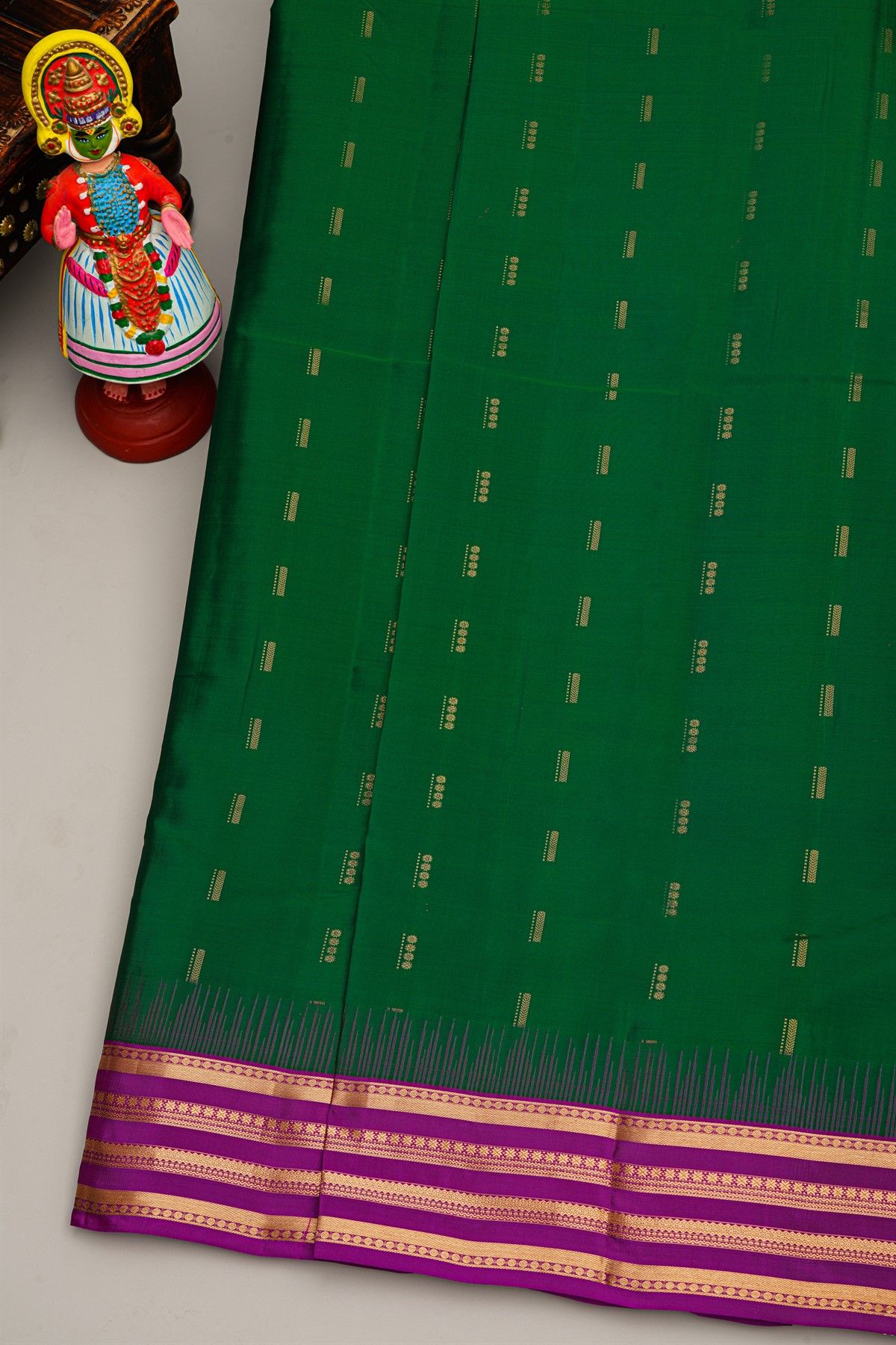 Coimbatore Silk Bottle Green Saree With Traditional Border