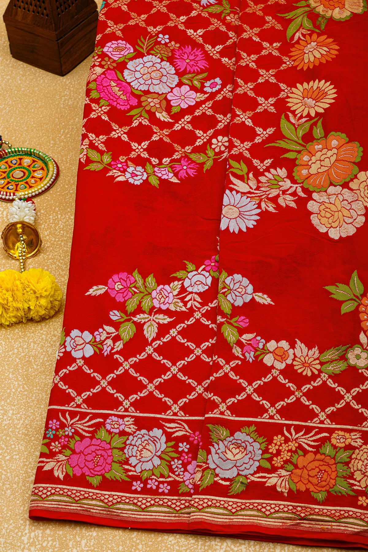 Banarasi Georgette Red Saree With Florals And Leaves Body