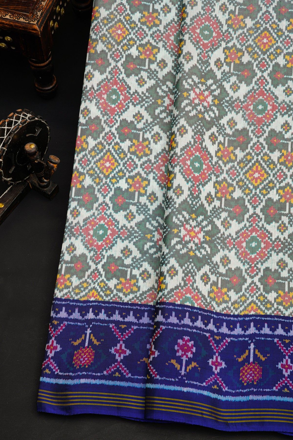 Patola Silk Off White Saree With All Over Floral Weaving Body