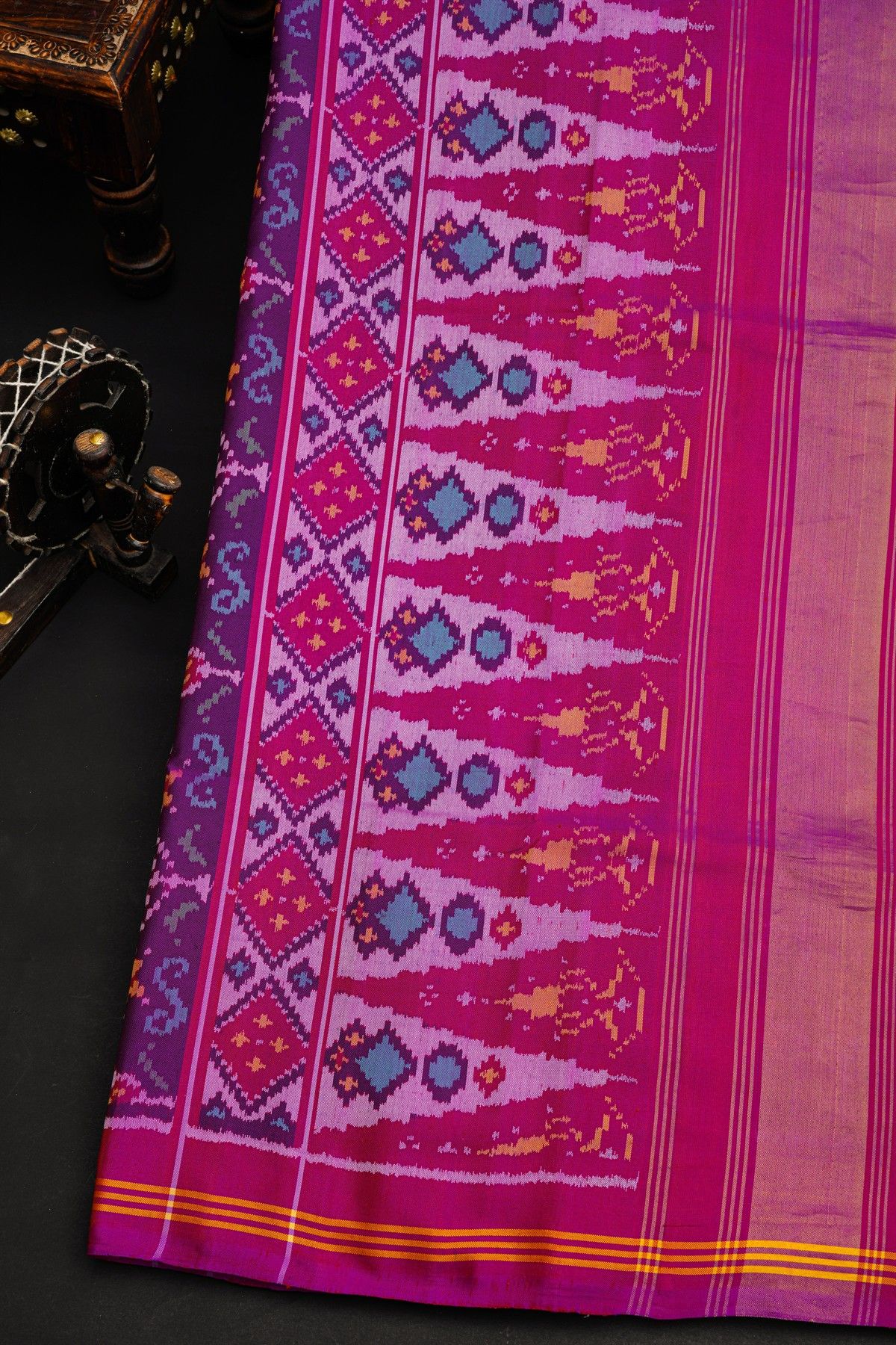 Patola Silk Dual Colour Saree With Florals And Leaves Jaal