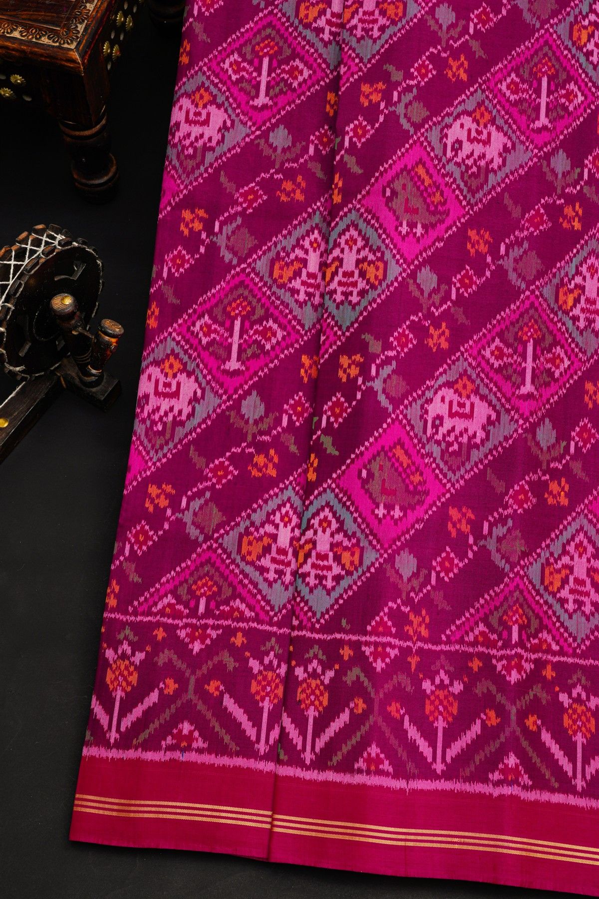 Patola Silk Dual Colour Saree With Florals And Animals Body