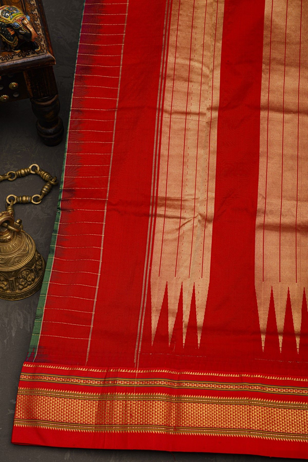 Narayanpet Silk Bottle Green Saree With Diamonds In Zari Border